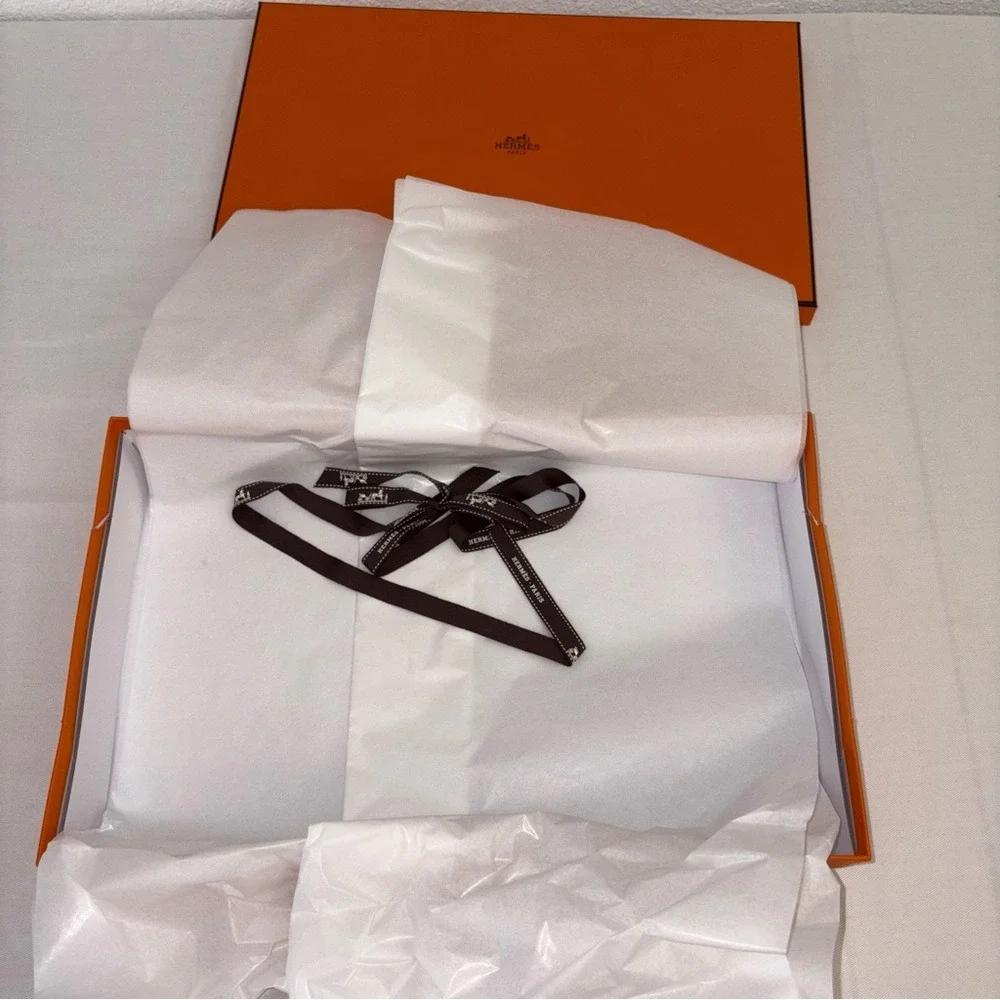 Hermes authentic signature